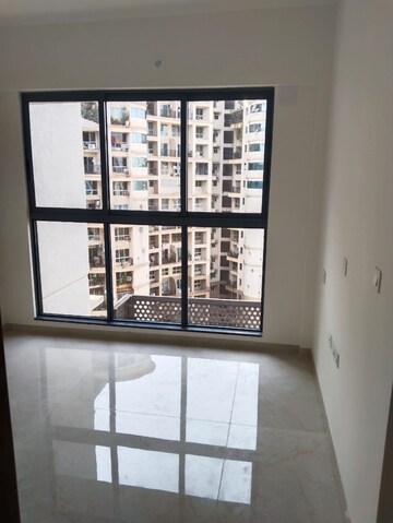 Room in 1 BHK Apartment at Godrej Urban Park, Chandivali – for Rent