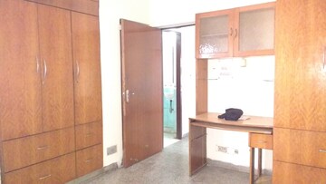 Room in 3 BHK Apartment at Sheikh Sarai – for Rent