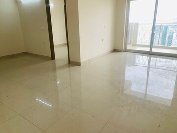 Room in 3 BHK Apartment at Pareena Micasa, Sector 68 – for Rent