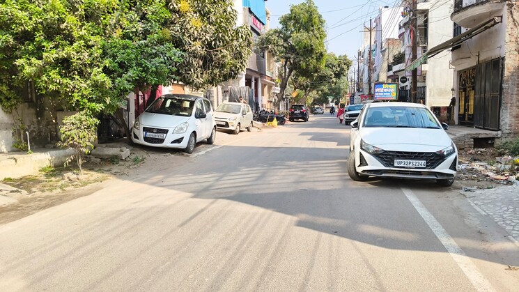  Parking, gomti nagar 3.5 Bedroom 1250 Sq.Ft. Independent House In Gomti Nagar Lucknow 8255366