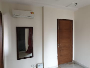 Room in 3 BHK Apartment at Saket – for Rent
