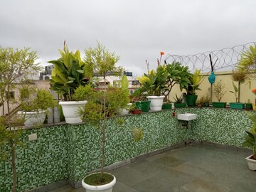 1 BHK Apartment – Exterior View View at South Extension ii - for Rent