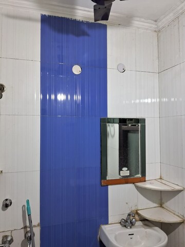 Bathroom in 2.5 BHK Builder Floor at Paschim Vihar – for Rent
