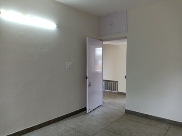 Room in 2.5 BHK Apartment at Saket – for Rent