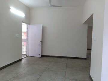 Room in 2.5 BHK Apartment at Saket – for Rent
