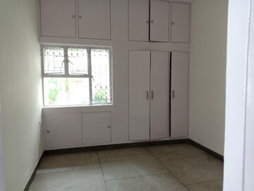 Room in 2.5 BHK Apartment at Saket – for Rent
