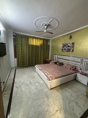 Bedroom in 3 BHK Apartment at Paschim Vihar – for Rent