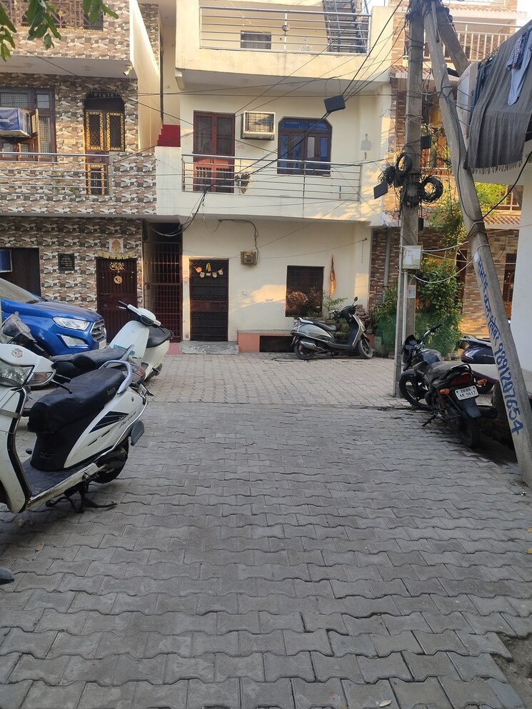  Parking, nandgram 2 Bedroom 50 Sq.Yd. Independent House In Nandgram Ghaziabad 8255490