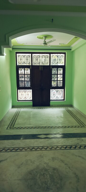 Room in 3 BHK Independent House at RWA Apartments Sector 50, Sector 50 – for Rent
