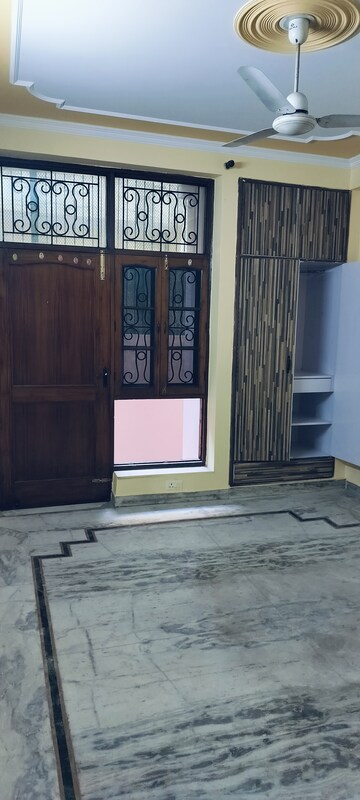 Living Room in 3 BHK Independent House at RWA Apartments Sector 50, Sector 50 – for Rent