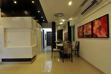 Living Room in 2.5 BHK Apartment at Defence Colony – for Rent
