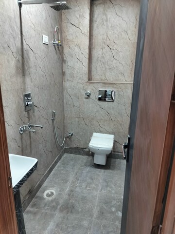 Bathroom in 3 BHK Apartment at Sector 7 Dwarka – for Rent