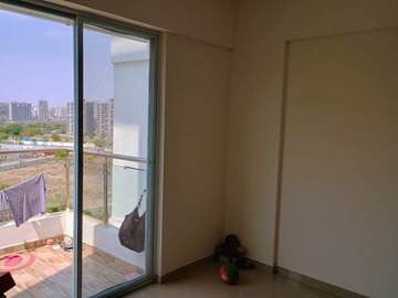 Room in 2 BHK Apartment at Atlantica East, Mundhwa – for Rent