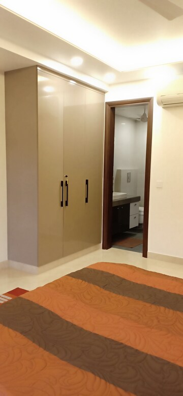 Room in 2 BHK Apartment at Defence Colony – for Rent