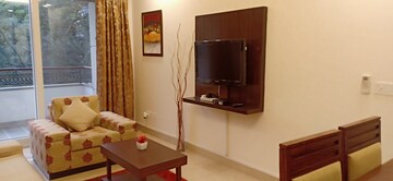Furnished Amenities in 2 BHK Apartment at Defence Colony – for Rent