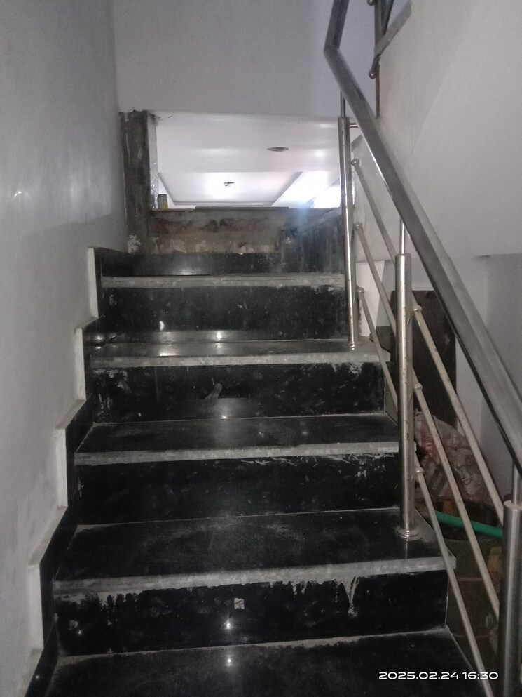 undefined, rohini sector 26 3 Bedroom 100 Sq.Yd. Builder Floor In Rohini Sector 26 Delhi 8255533