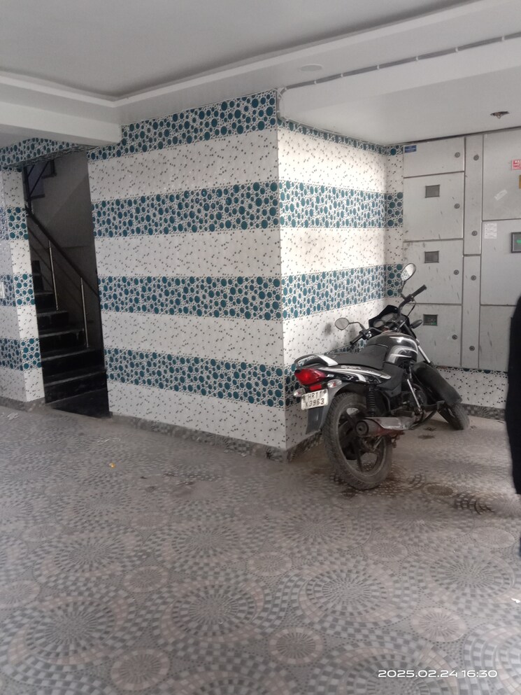 Exterior View, rohini sector 26 3 Bedroom 100 Sq.Yd. Builder Floor In Rohini Sector 26 Delhi 8255533