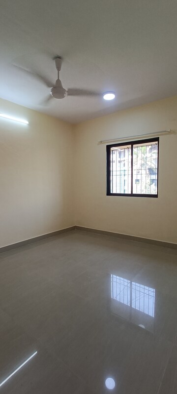 Room in 2 BHK Apartment at Sagar Avenue  II, Santacruz East – for Rent
