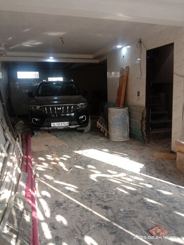 Parking in 3 BHK Builder Floor at Rohini Sector 26 – for Rent