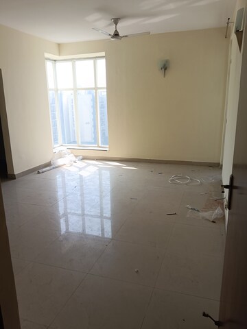 Room in 2 BHK Apartment at Omaxe Grand, Sector 93b – for Rent