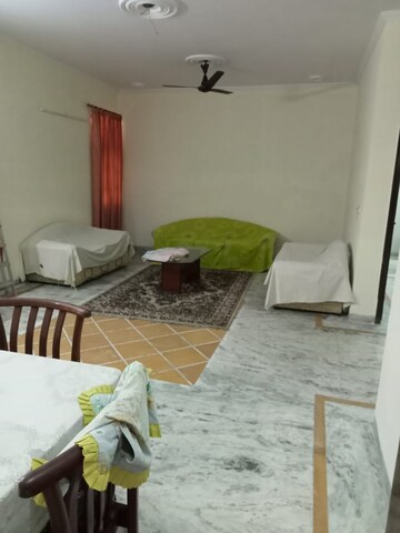 Master Bedroom in 2 BHK Independent House at Sector 21 – for Rent