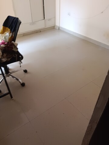 Furnished Amenities in 2 BHK Apartment at Supertech Ecociti, Sector 137 – for Rent