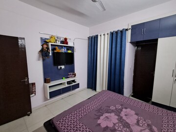 Room in 2 BHK Builder Floor at City Of Dreams, KharaR-Banur Road – for Rent