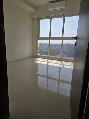 Room in 2 BHK Apartment at Dudhawala Proxima Residences, Andheri East – for Rent