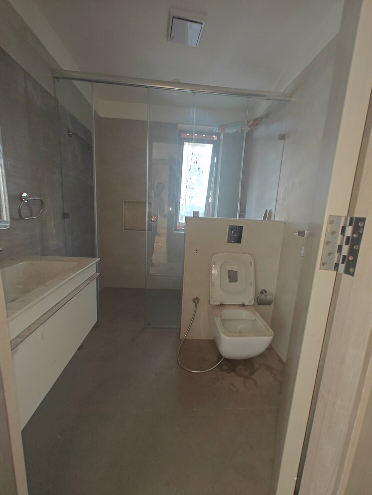 Bathroom, sri-sreenivasa-fortune-fort 4 Bedroom 3545 Sq.Ft. Apartment In Banjara Hills Hyderabad 8255597