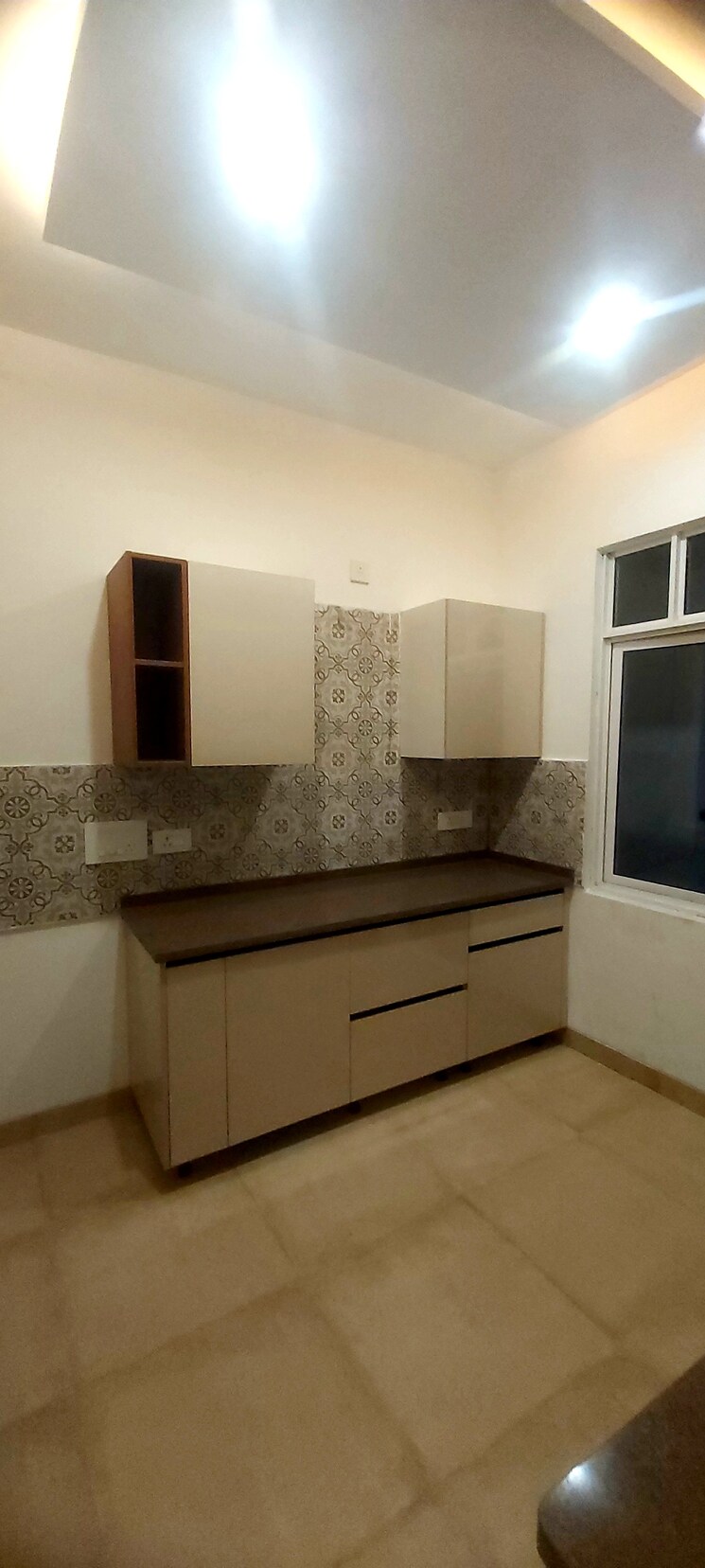 Kitchen, suraj-oranje-castle 3 Bedroom 1857 Sq.Ft. Apartment In Gomti Nagar Lucknow 8255723