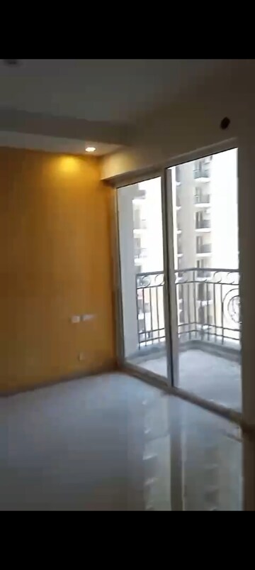 Room in 2.5 BHK Apartment at Prateek Grand Carnesia, Siddharth Vihar – for Rent