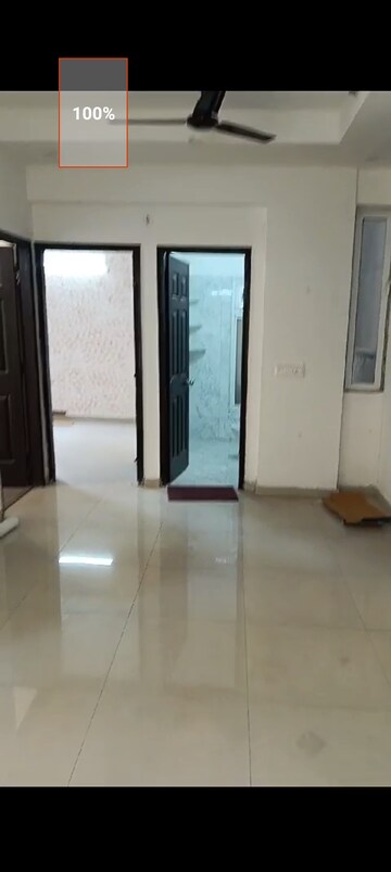 Room in 1.5 BHK Apartment at Prateek Grand Carnesia, Siddharth Vihar – for Rent