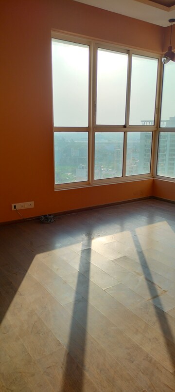 Room in 3 BHK Apartment at M3M Merlin, Sector 67 – for Rent