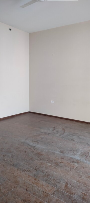 Room in 3 BHK Apartment at M3M Merlin, Sector 67 – for Rent