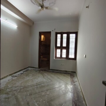 Room in 2 BHK Builder Floor at Ansal Plaza Sector-23, Sector 23 – for Rent