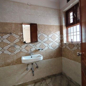 Bathroom in 2 BHK Builder Floor at Ansal Plaza Sector-23, Sector 23 – for Rent