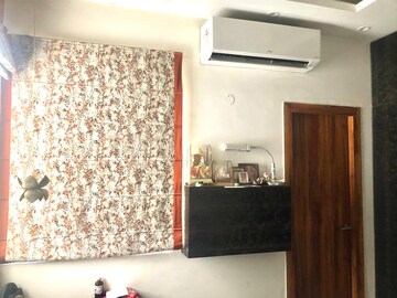 Furnished Amenities in 4 BHK Apartment at Emaar MGF Emerald Hills, Sector 65 – for Rent