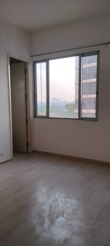 Room in 3 BHK Apartment at Ireo Uptown, Sector 66 – for Rent