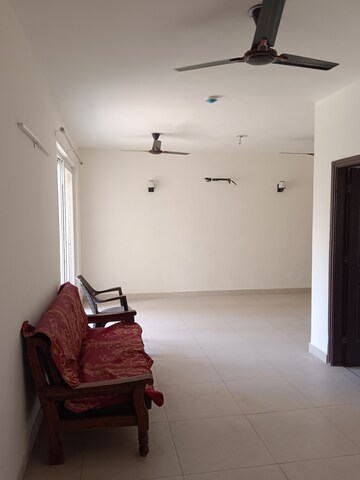 Furnished Amenities in 2 BHK Apartment at Omaxe Grand, Sector 93b – for Rent