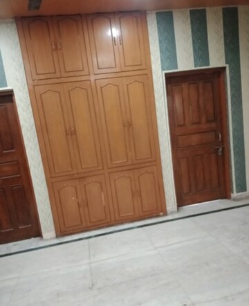 Furnished Amenities in 2 BHK Villa at Aliganj – for Rent
