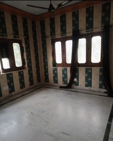 Room in 2 BHK Villa at Aliganj – for Rent