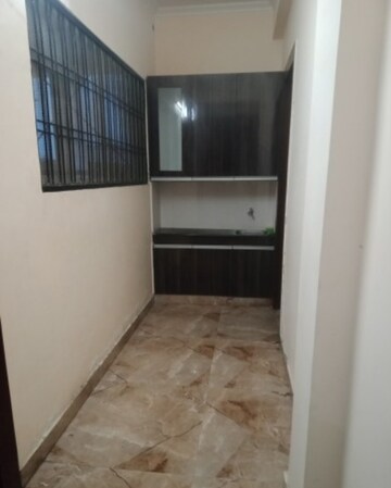 Room in 1 BHK Villa at Aliganj – for Rent