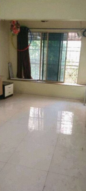 Room in 2 BHK Apartment at Swastik Residency 1, Ghodbunder Road – for Rent