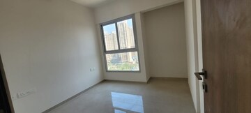 Room in 2 BHK Apartment at Piramal Vaikunth, Balkum Pada – for Rent