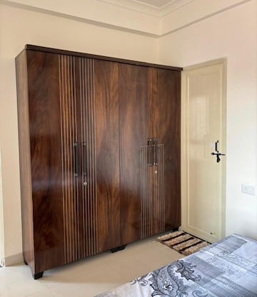Room in 2 BHK Apartment at Vip Road – for Rent