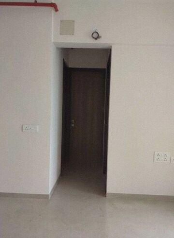 Room in 2 BHK Apartment at Piramal Vaikunth, Balkum Pada – for Rent