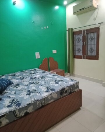 1 BHK Villa For Rent in Aliganj