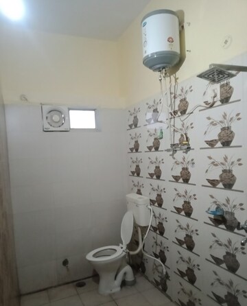 Bathroom in 1 BHK Villa at Aliganj – for Rent