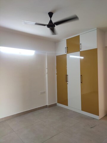 Room in 3 BHK Apartment at Mahaveer Ranches, Hosa Road – for Rent