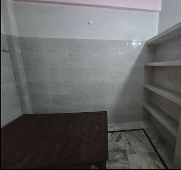 Furnished Amenities in 1 BHK Builder Floor at Aliganj – for Rent